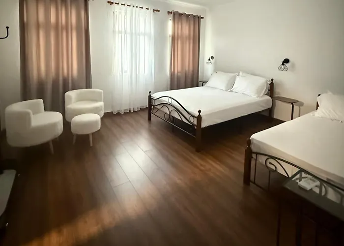 民宿 The Stone Arch Gjirokastër