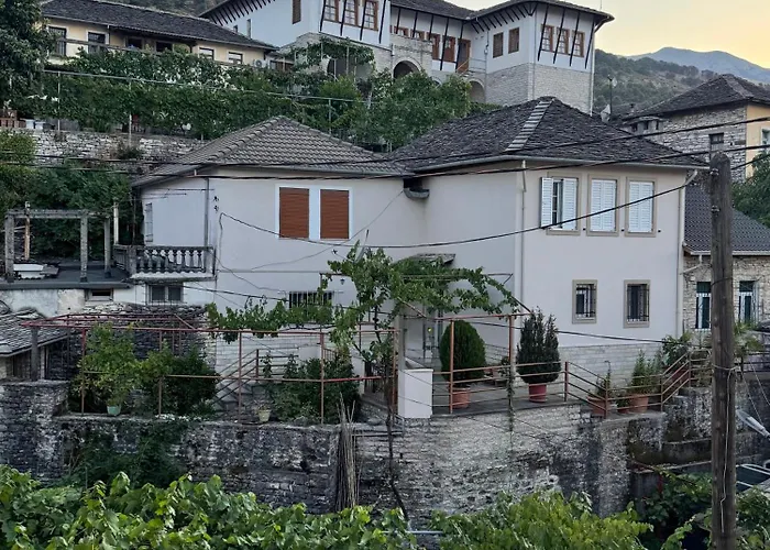Pansiyon The Stone Arch Gjirokastër